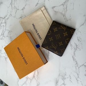 Louis Vuitton bifold monogram wallet